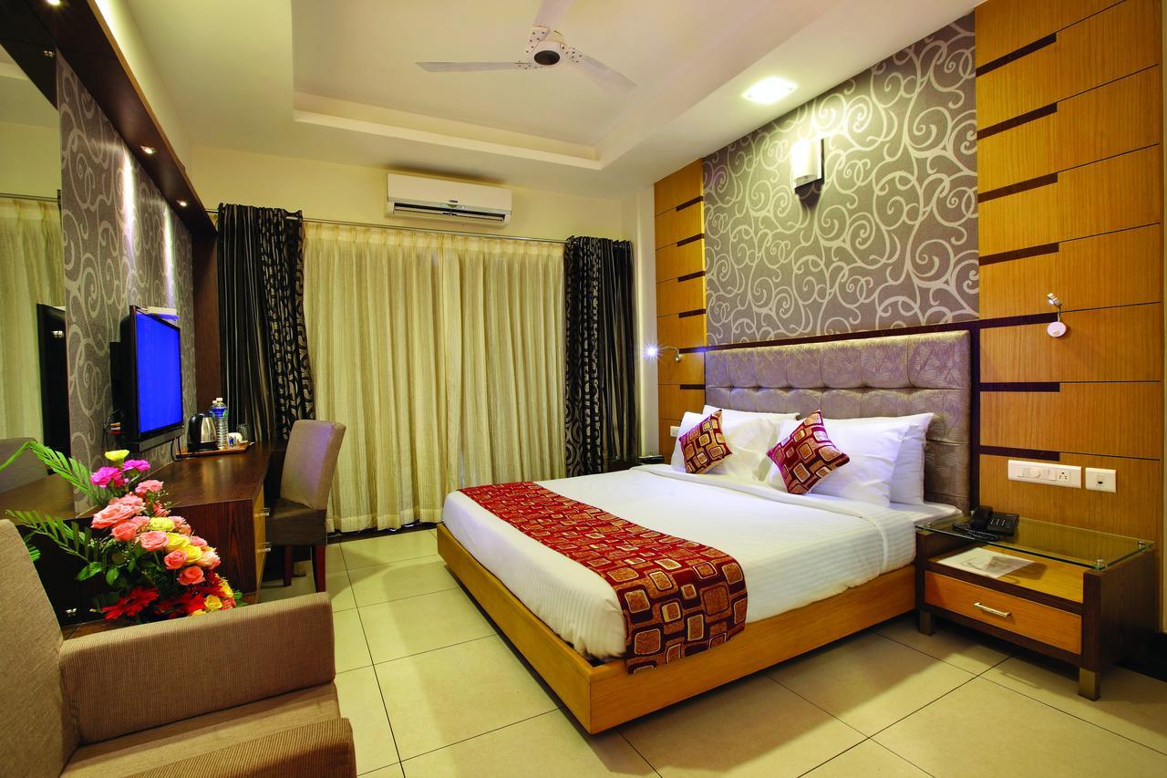 Hotel Aswathy Kodungallūr Exterior foto
