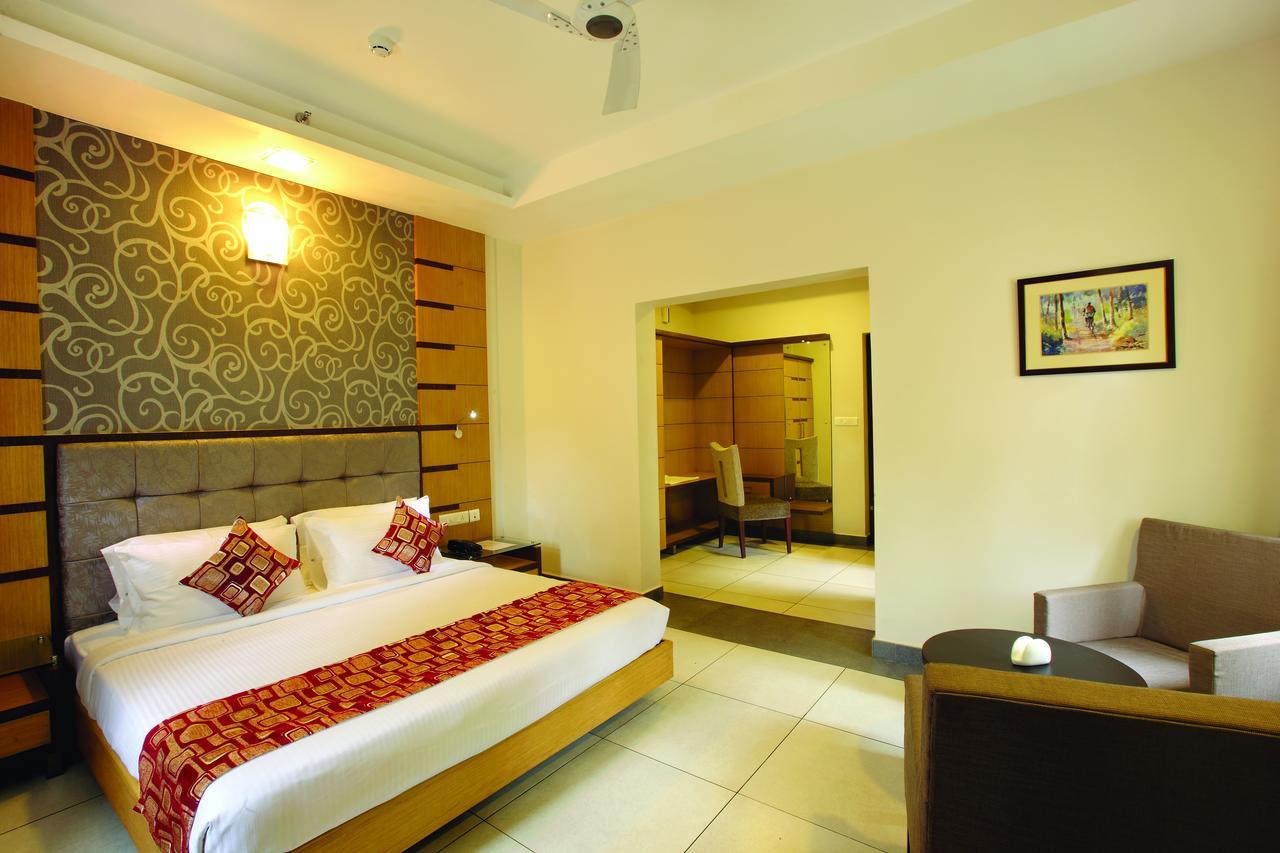 Hotel Aswathy Kodungallūr Exterior foto